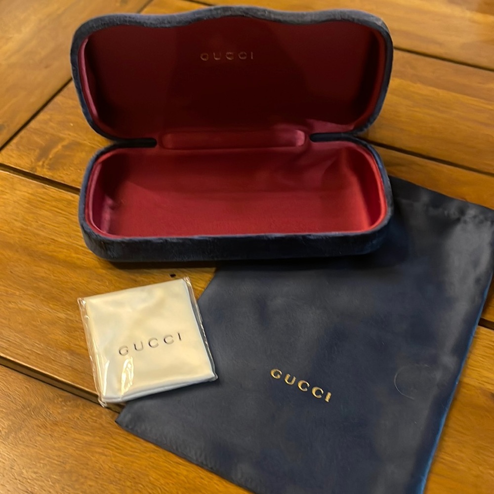 Gucci large sunglasses case w/ dust cover